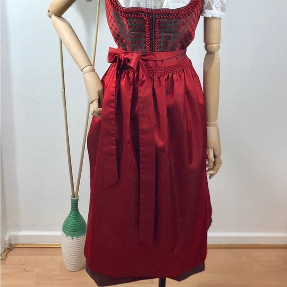 Gorgeous authentic dirndl oktoberfest Halloween - Picture 2 of 8